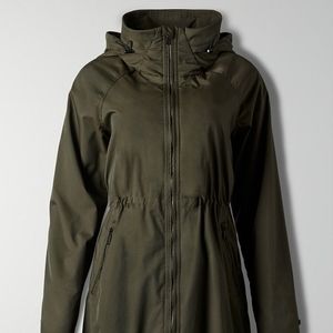 Aritzia raincoat anorak
